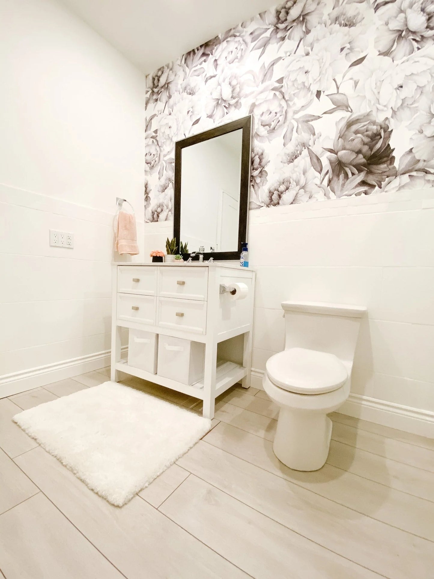 Bold Blooms Peel and Stick Wallpaper