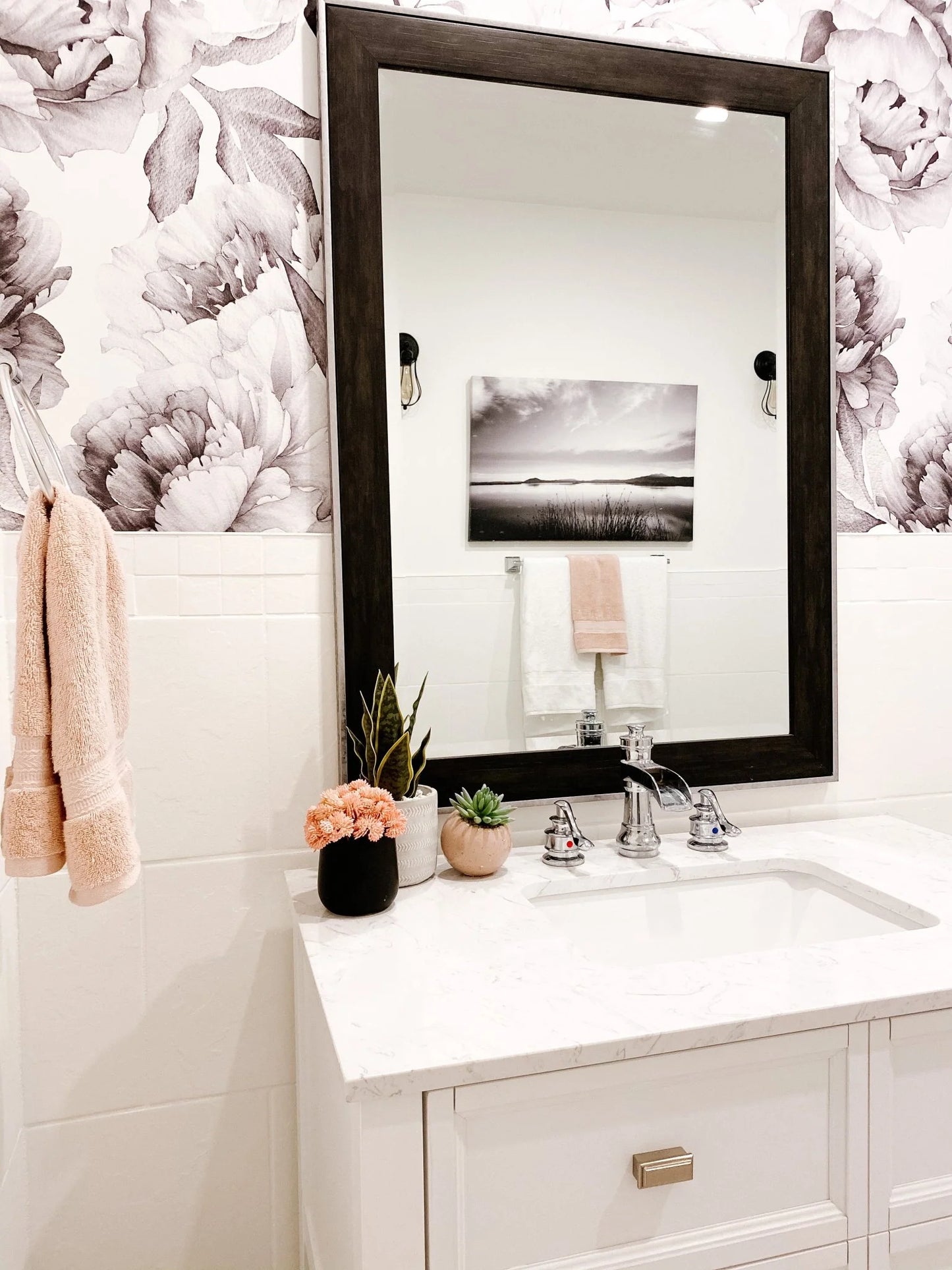 Bold Blooms Peel and Stick Wallpaper