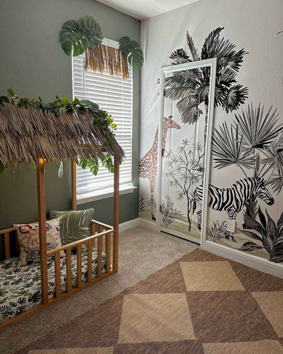 Jungle Safari Wall Mural (Peel & Stick)