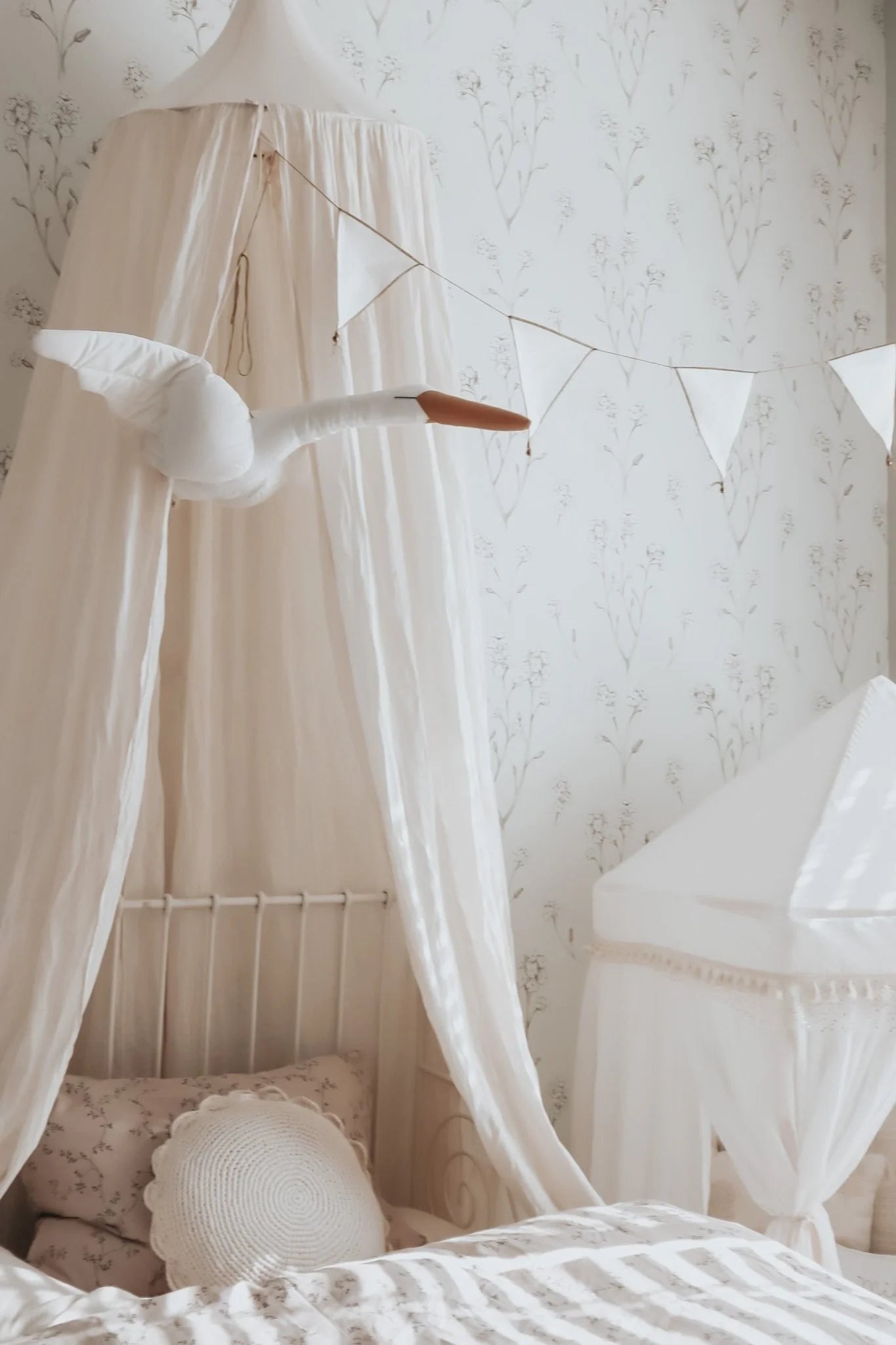 Thornhill Peel and Stick Wallpaper