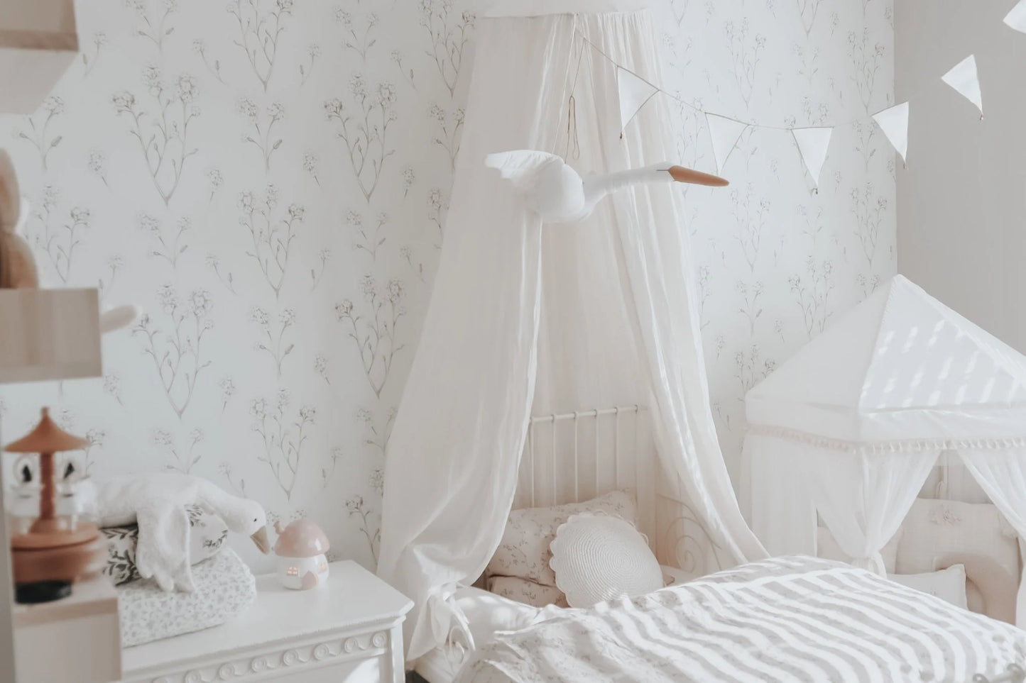Thornhill Peel and Stick Wallpaper